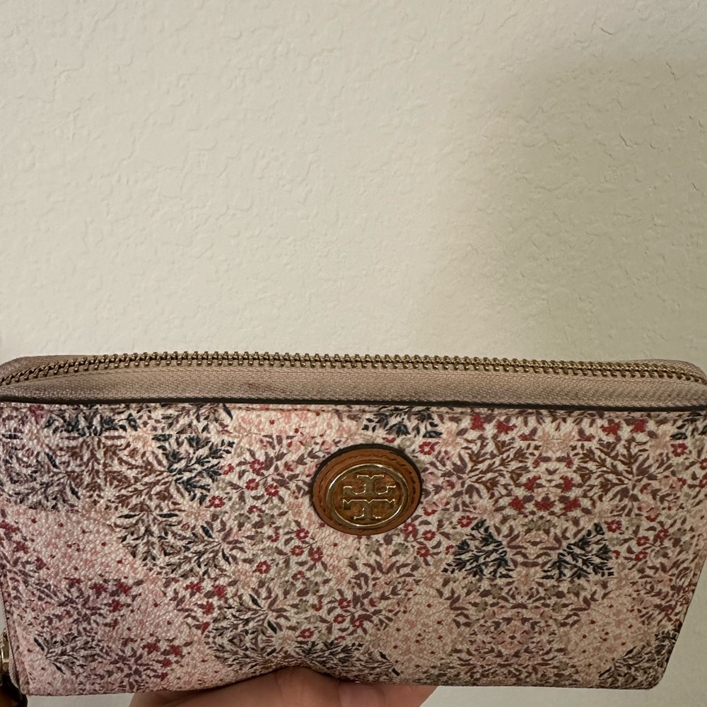 Tory Burch Wallet - Picture 2 of 5